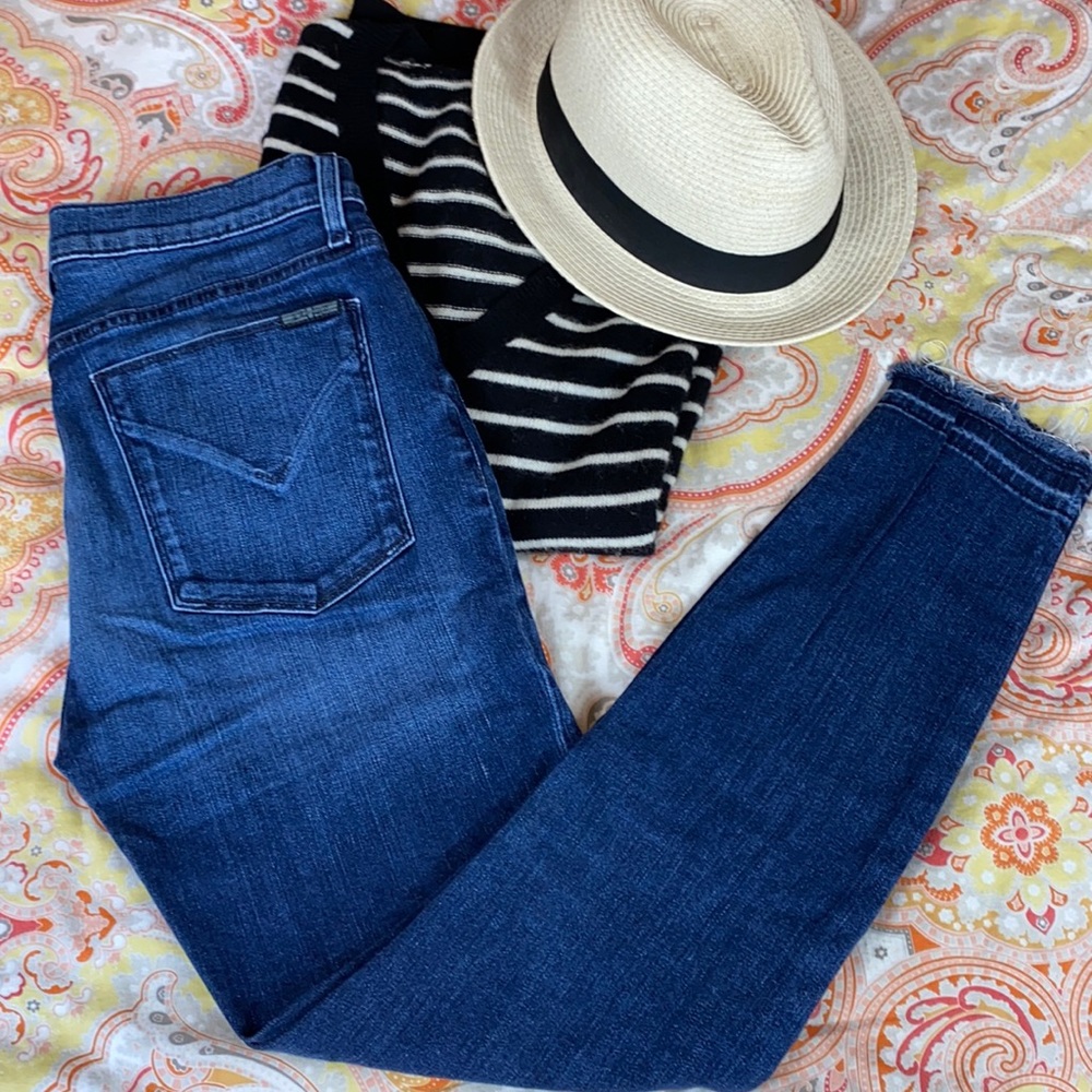 Hudson • Mid Rise Skinny